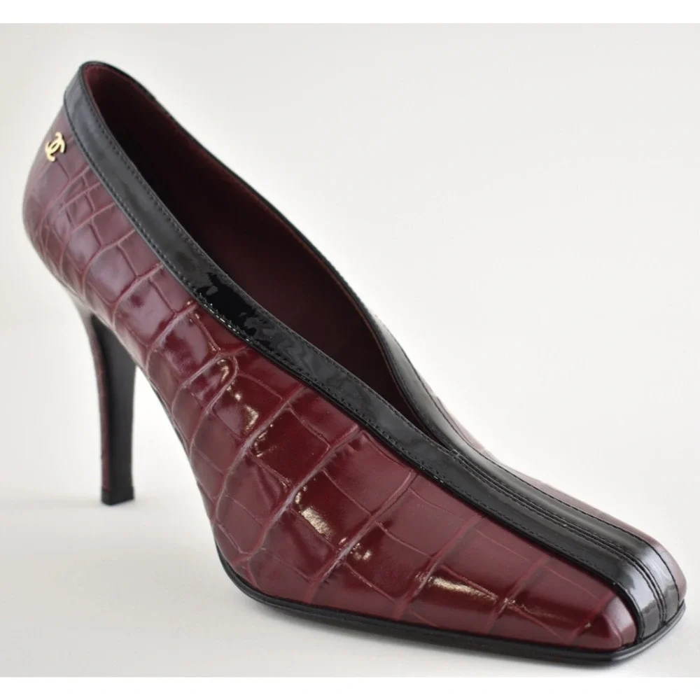 Chanel 26S Blazy Black Burgundy Red Crocodile Croc Embossed CC Heel Pump 39.5